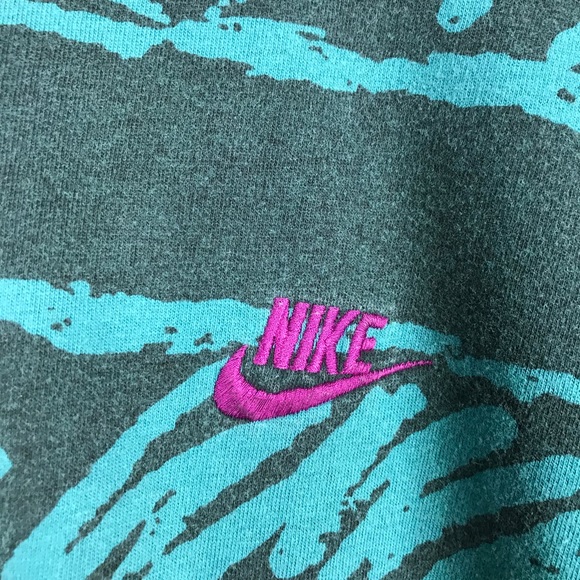 Vintage 1990s Nike Tennis Challenge Court Shirt - Picture 3 of 5